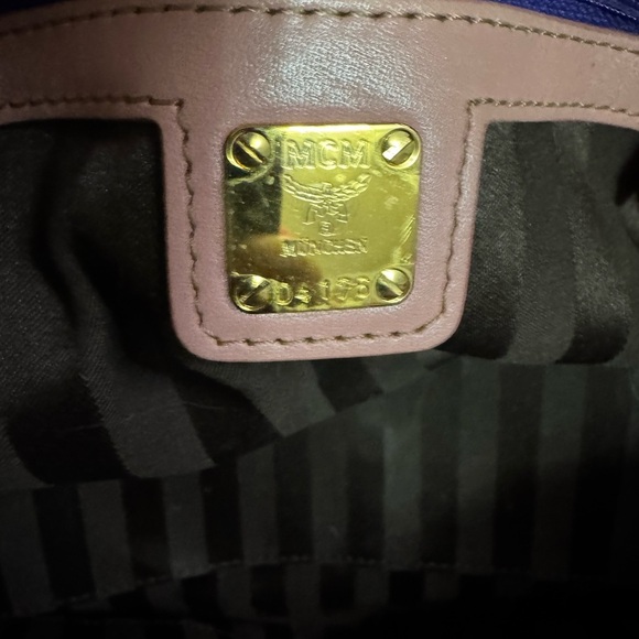 MCM Chic Pink Crocodile-Embossed  Bag - Picture 14 of 15